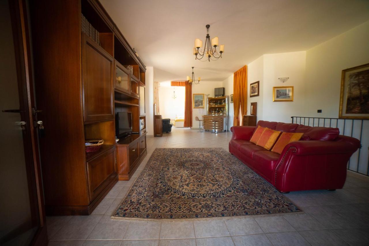 Villa Patrizia-Luxury Villa Mottola Buitenkant foto